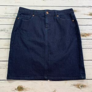 Lands End Denim skirt size 10